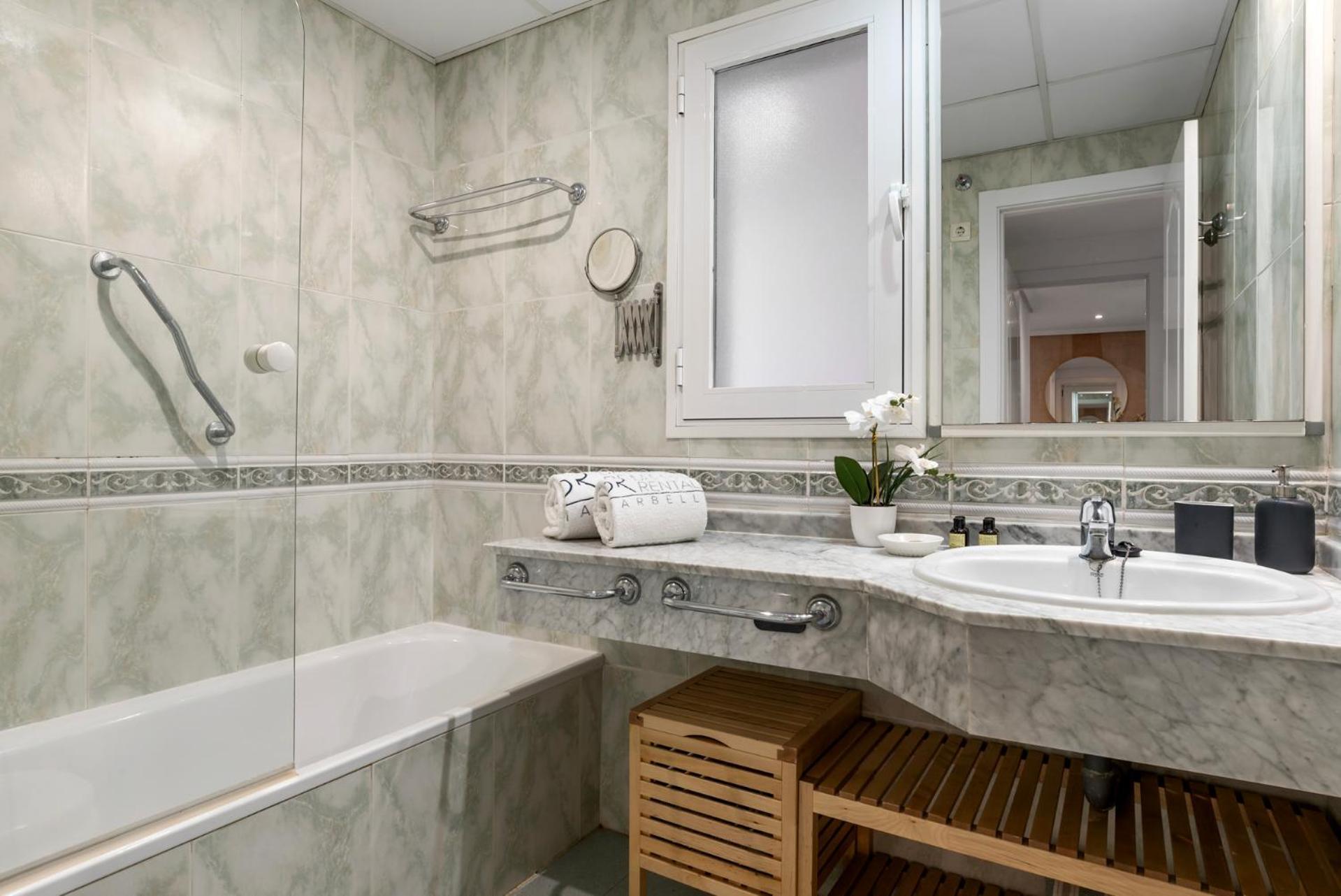 Charming And Spacious Apartment In Medina Garden - Puerto Banus Μαρμπέλλα Εξωτερικό φωτογραφία